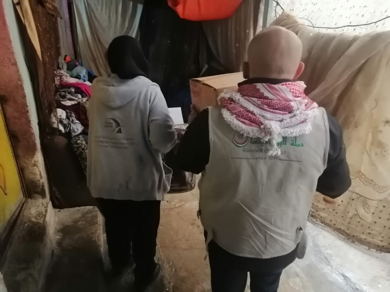 البر والاحسان تقدم مساعدات طارئة لـ 100 اسرة ضمن حملة الشتاء